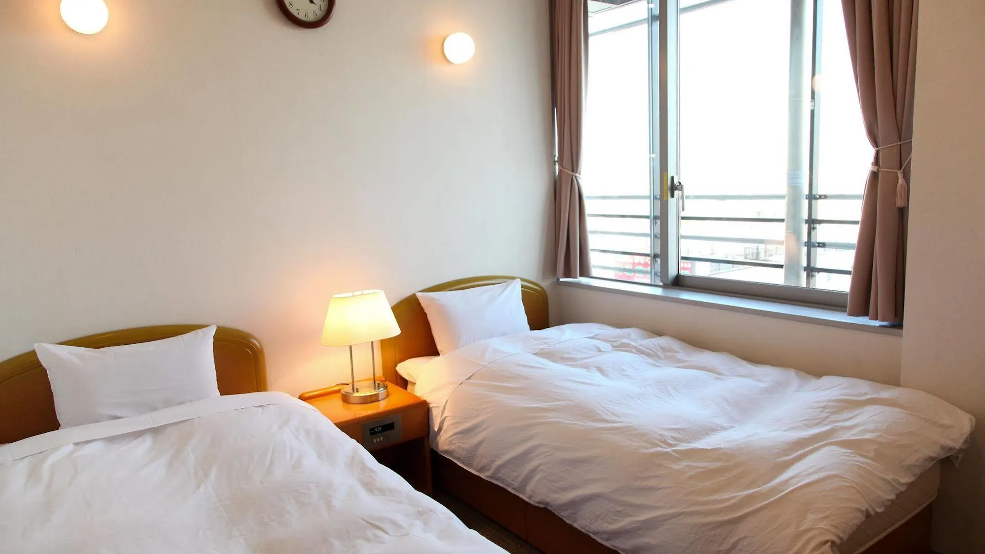 Shin-Osaka Youth Hostel