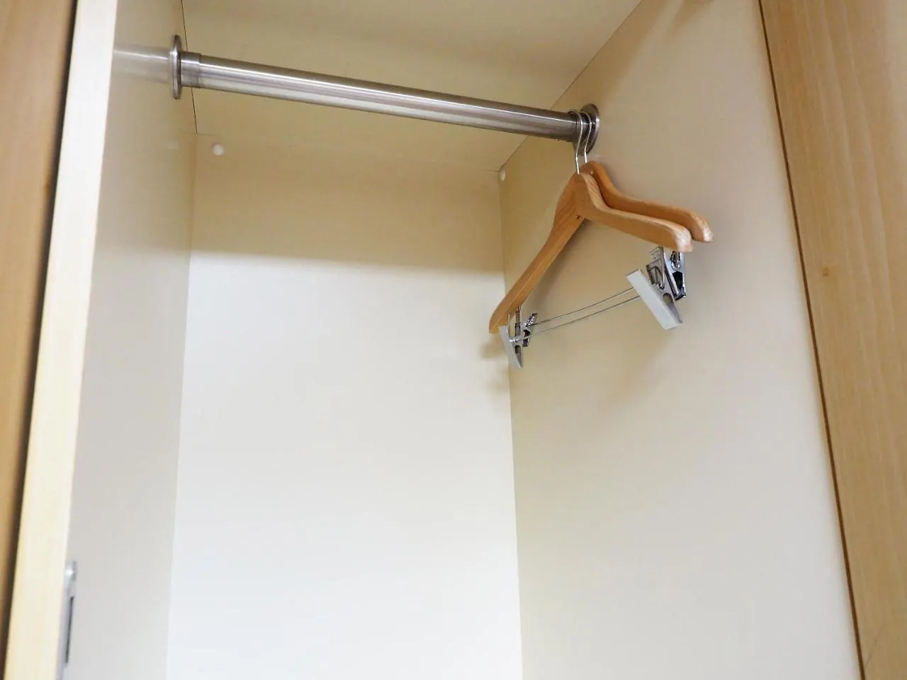 Shin-Osaka Youth Hostel יפן