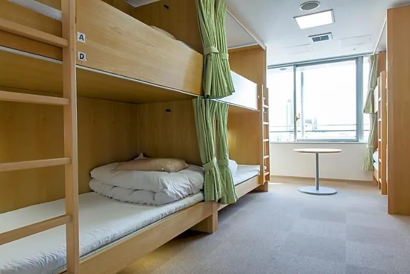 Shin-Osaka Youth Hostel אוסקה
